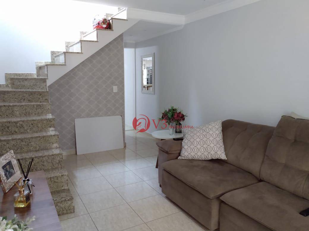 Sobrado à venda com 4 quartos, 200m² - Foto 2