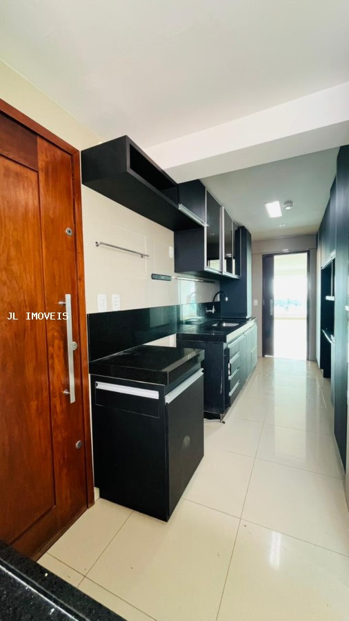 Apartamento para alugar com 3 quartos, 108m² - Foto 13