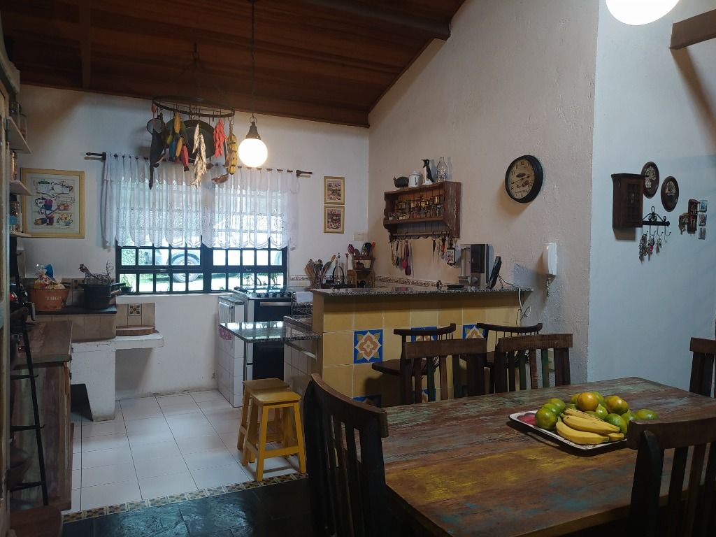 Casa à venda com 3 quartos, 250m² - Foto 11