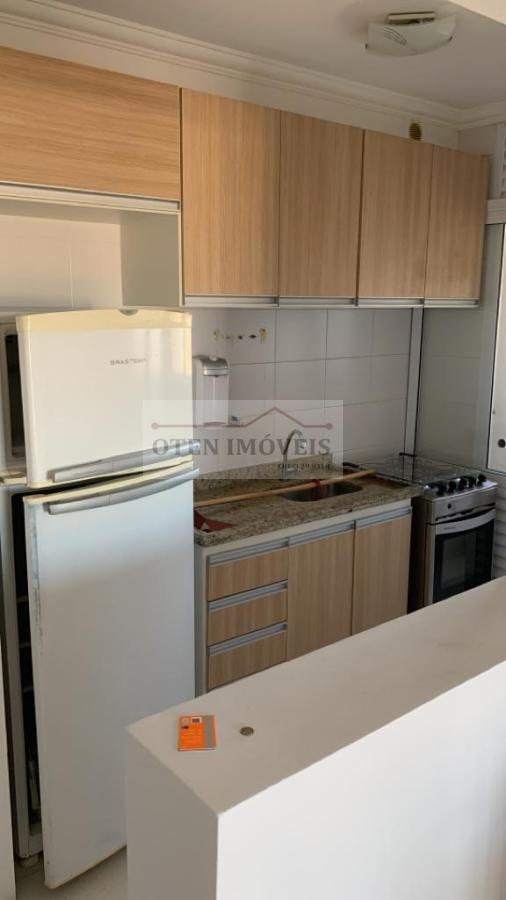 Apartamento à venda com 3 quartos, 70m² - Foto 2