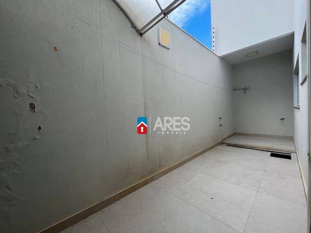 Casa à venda com 4 quartos, 301m² - Foto 18