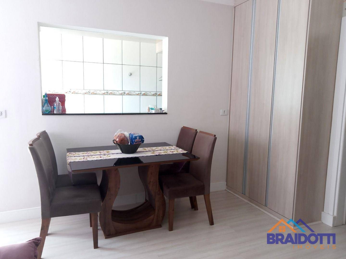 Apartamento à venda com 2 quartos, 70m² - Foto 4