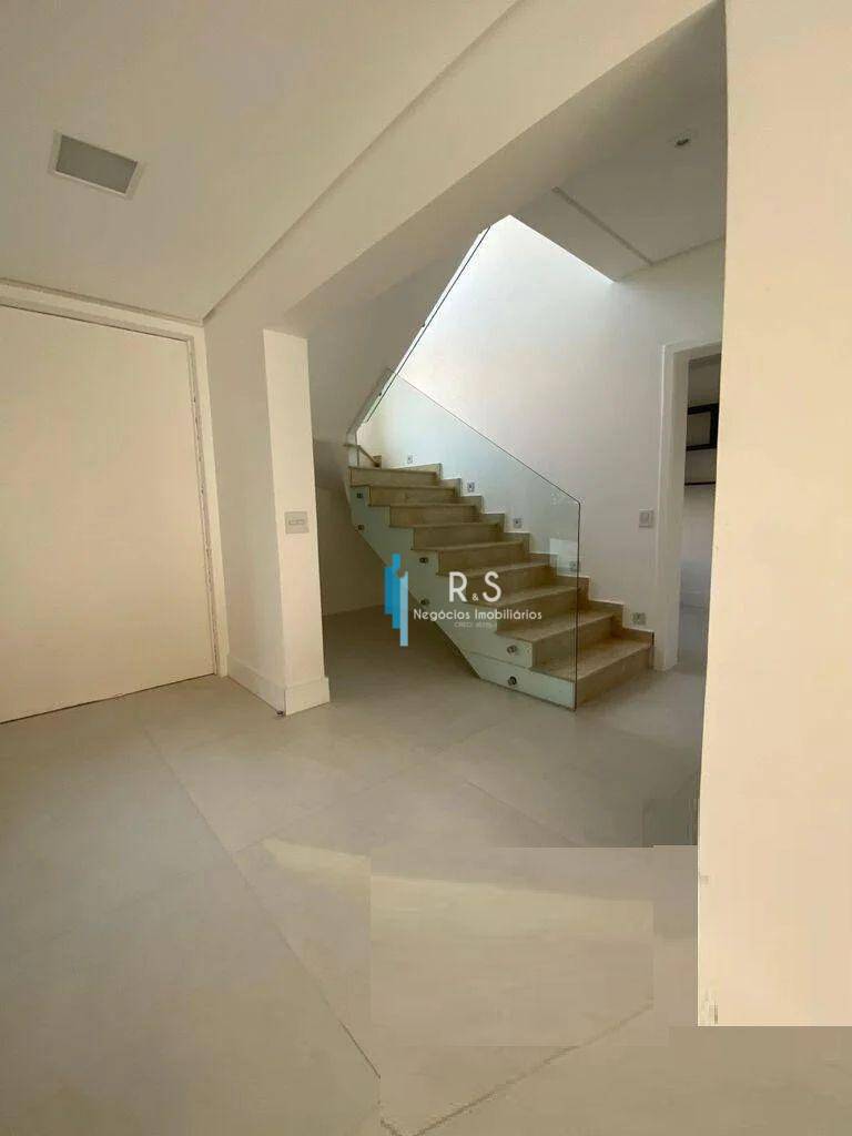 Casa à venda com 6 quartos, 380m² - Foto 9