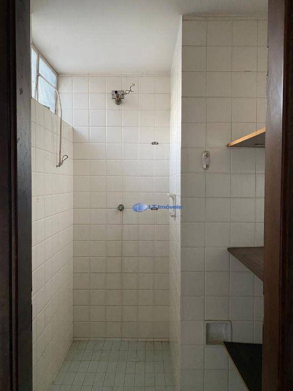 Casa para alugar com 4 quartos, 379m² - Foto 5