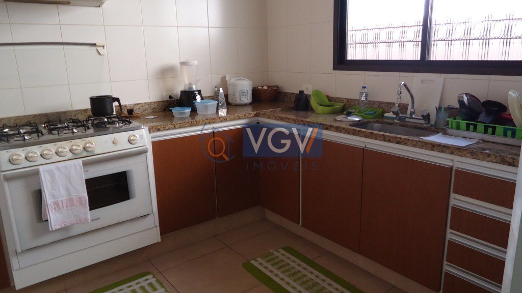 Casa à venda e aluguel com 4 quartos, 300m² - Foto 6