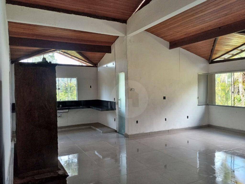 Casa à venda e aluguel com 3 quartos, 200m² - Foto 7