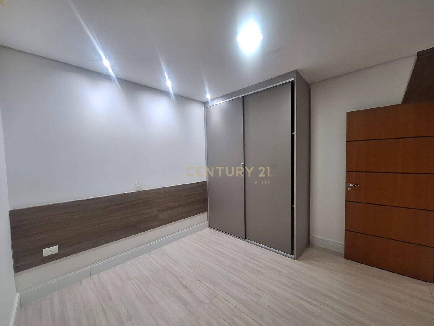 Casa de Condomínio à venda e aluguel com 4 quartos, 294m² - Foto 19