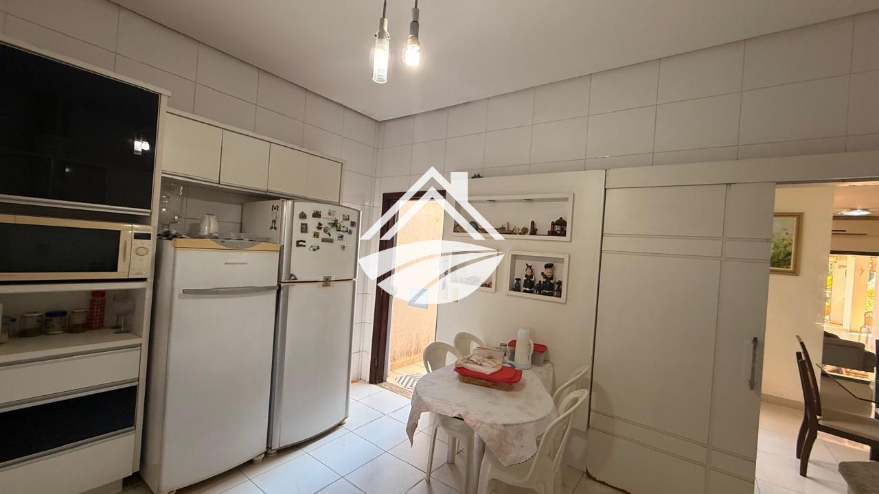 Casa à venda com 4 quartos, 372m² - Foto 24