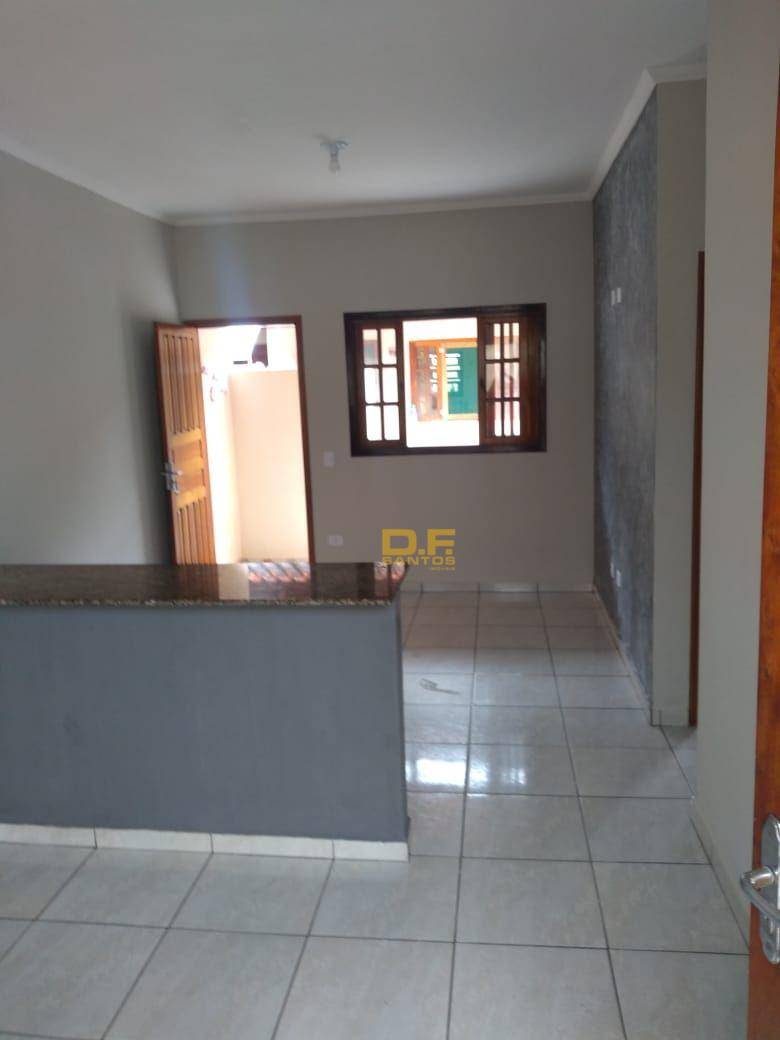 Casa à venda com 2 quartos, 47m² - Foto 4