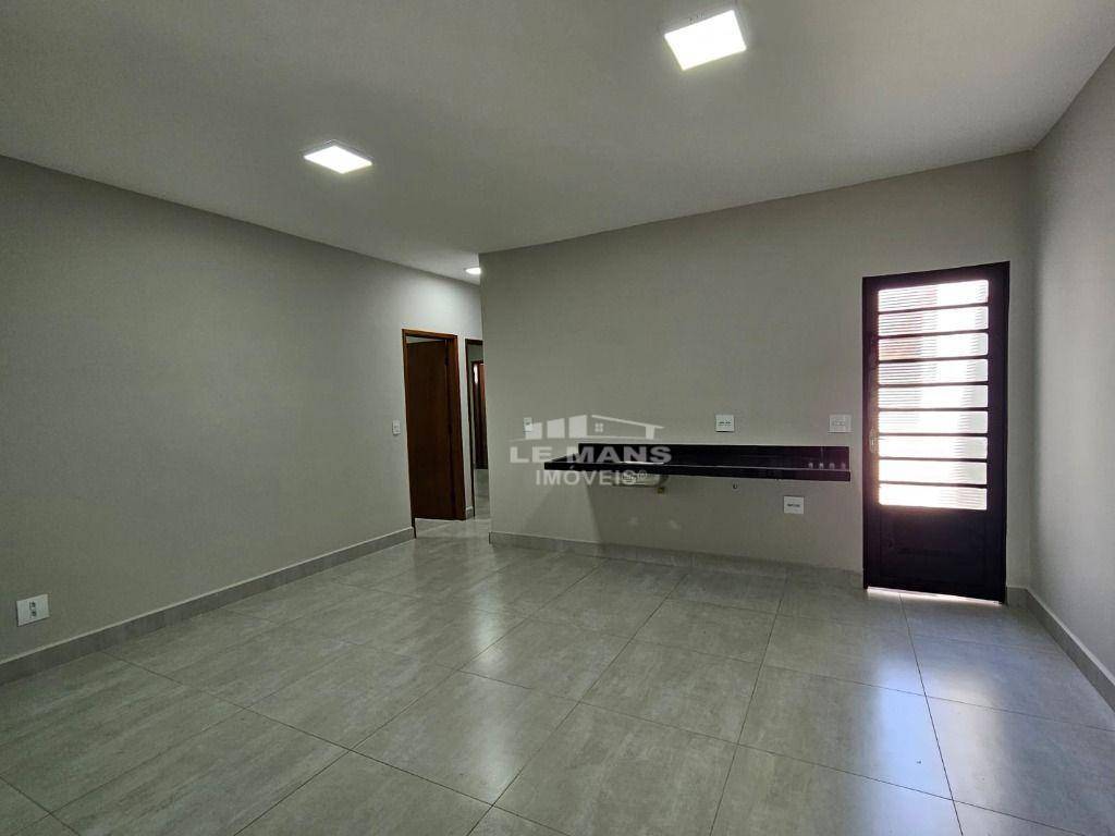 Casa à venda com 3 quartos, 135m² - Foto 1