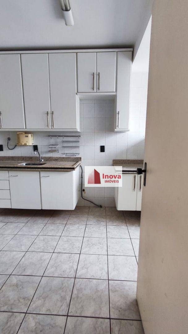 Apartamento para alugar com 3 quartos, 122m² - Foto 11