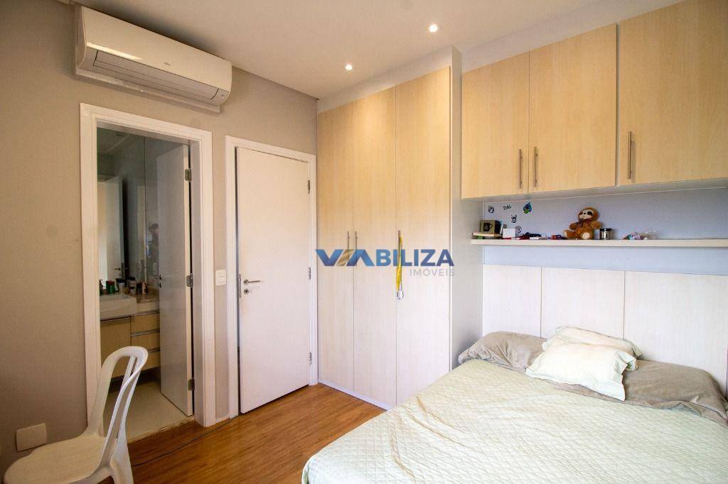 Apartamento à venda com 3 quartos, 202m² - Foto 11