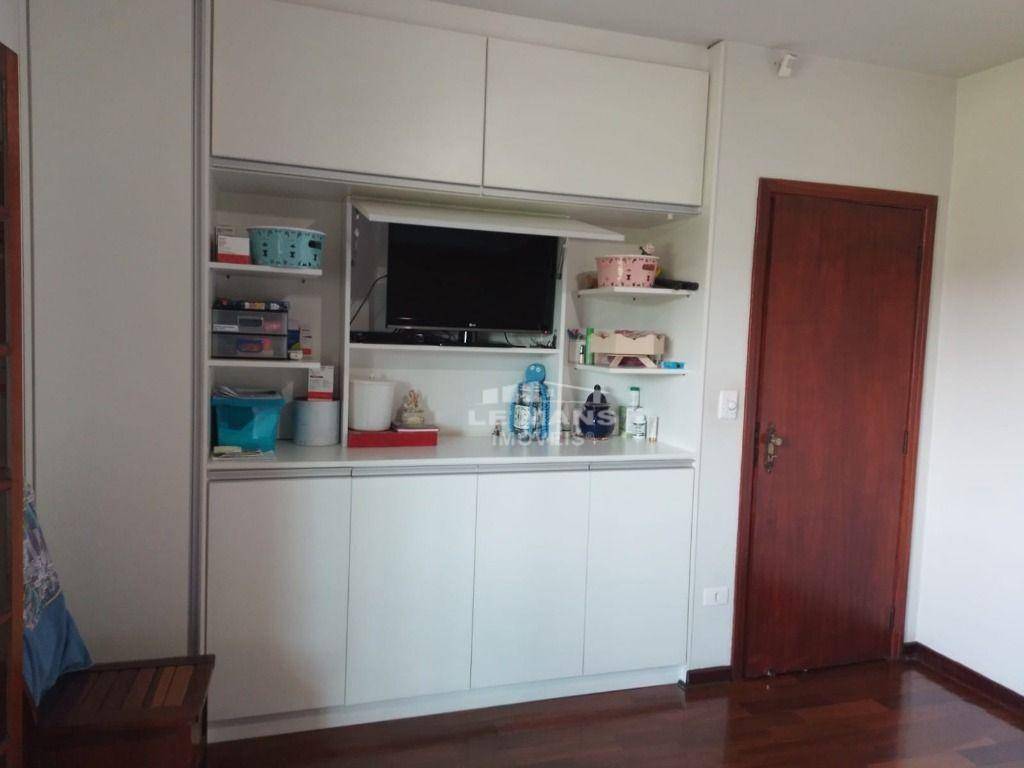 Casa à venda com 6 quartos, 296m² - Foto 10