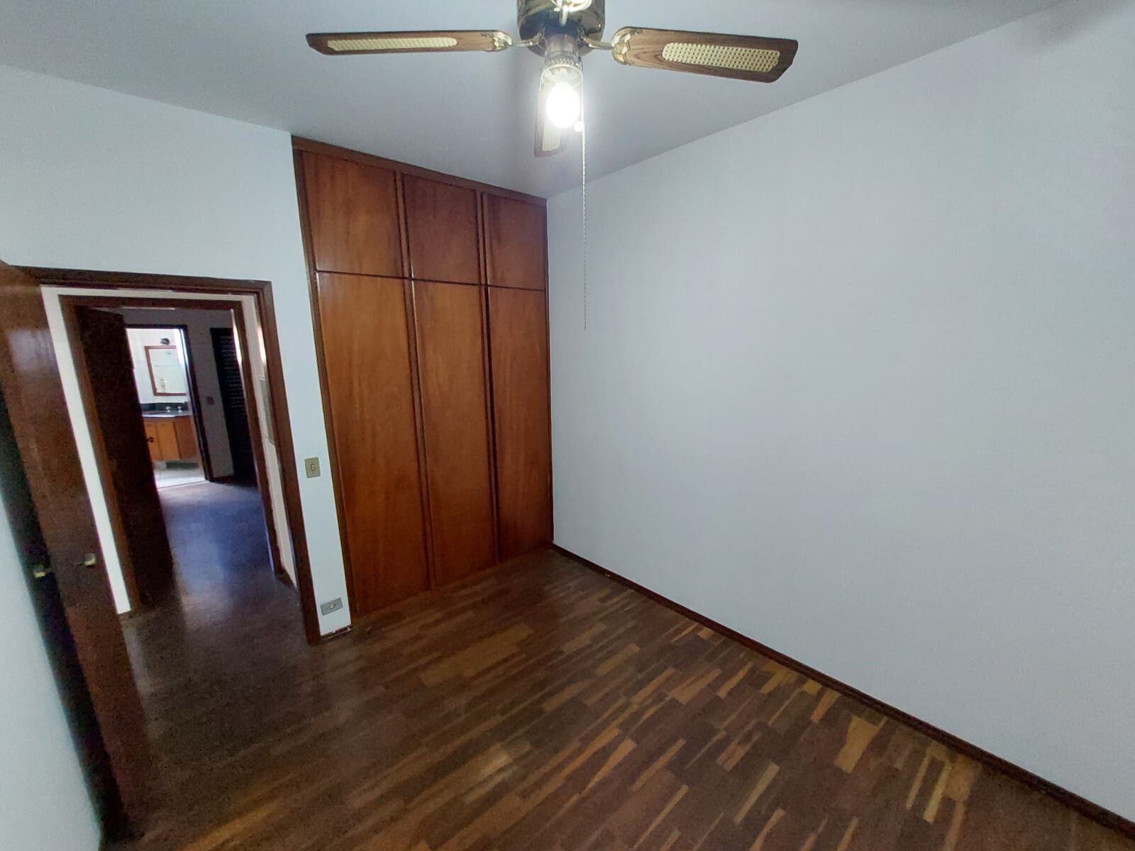 Apartamento para alugar com 3 quartos, 114m² - Foto 4