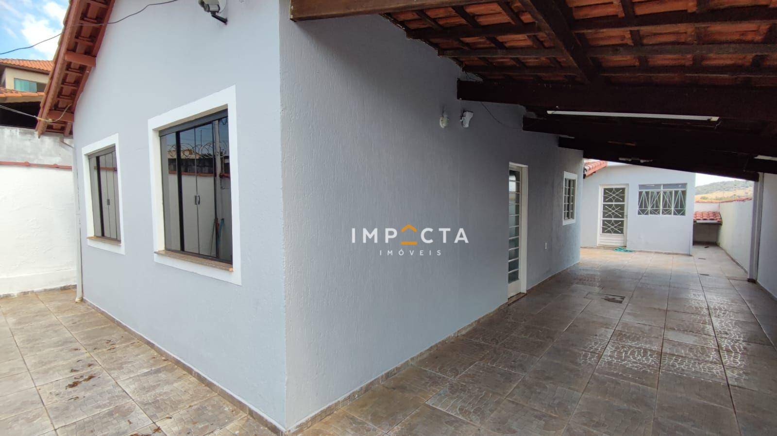 Casa à venda com 4 quartos, 141m² - Foto 1