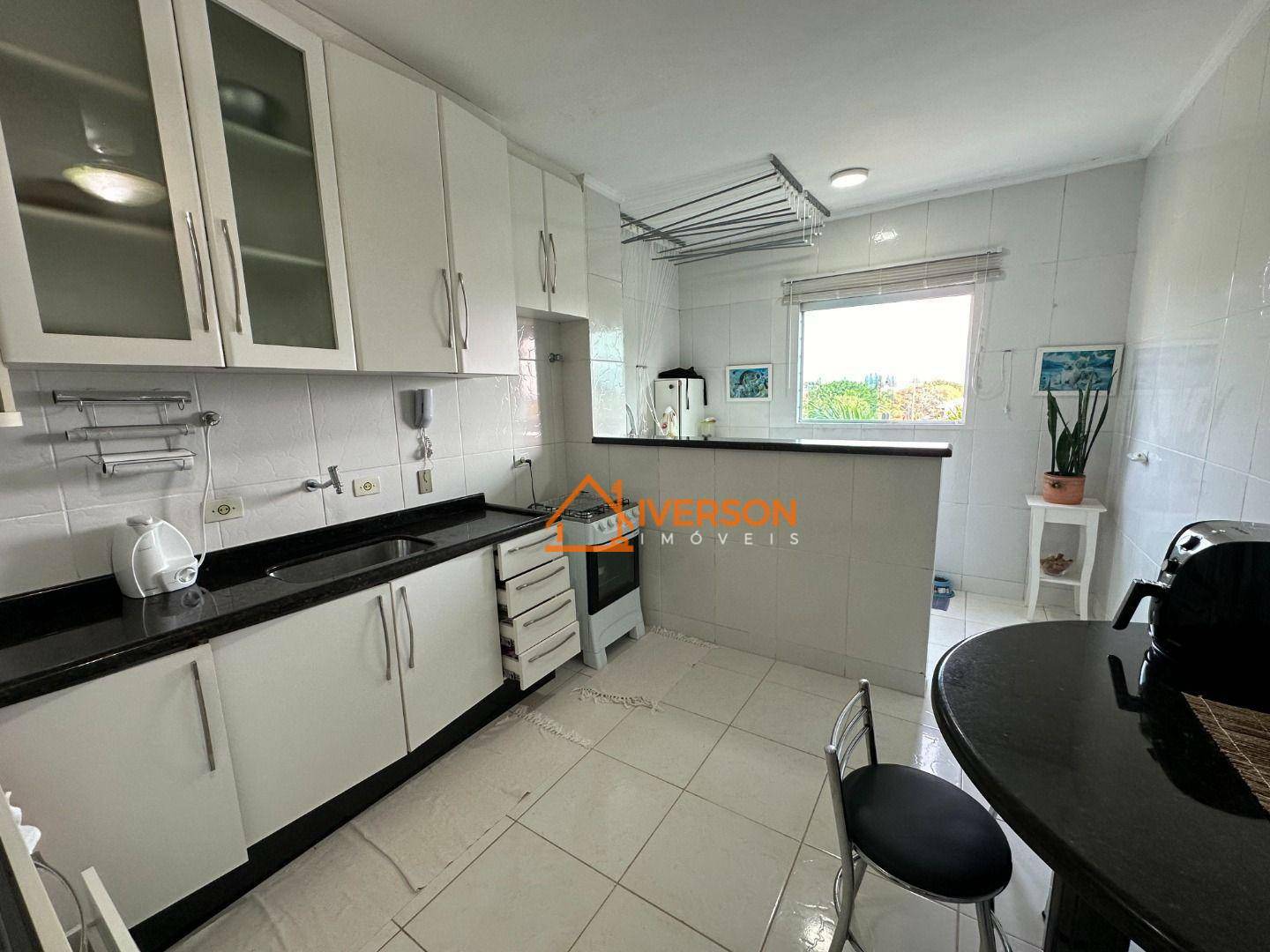 Apartamento para alugar com 2 quartos, 98m² - Foto 4