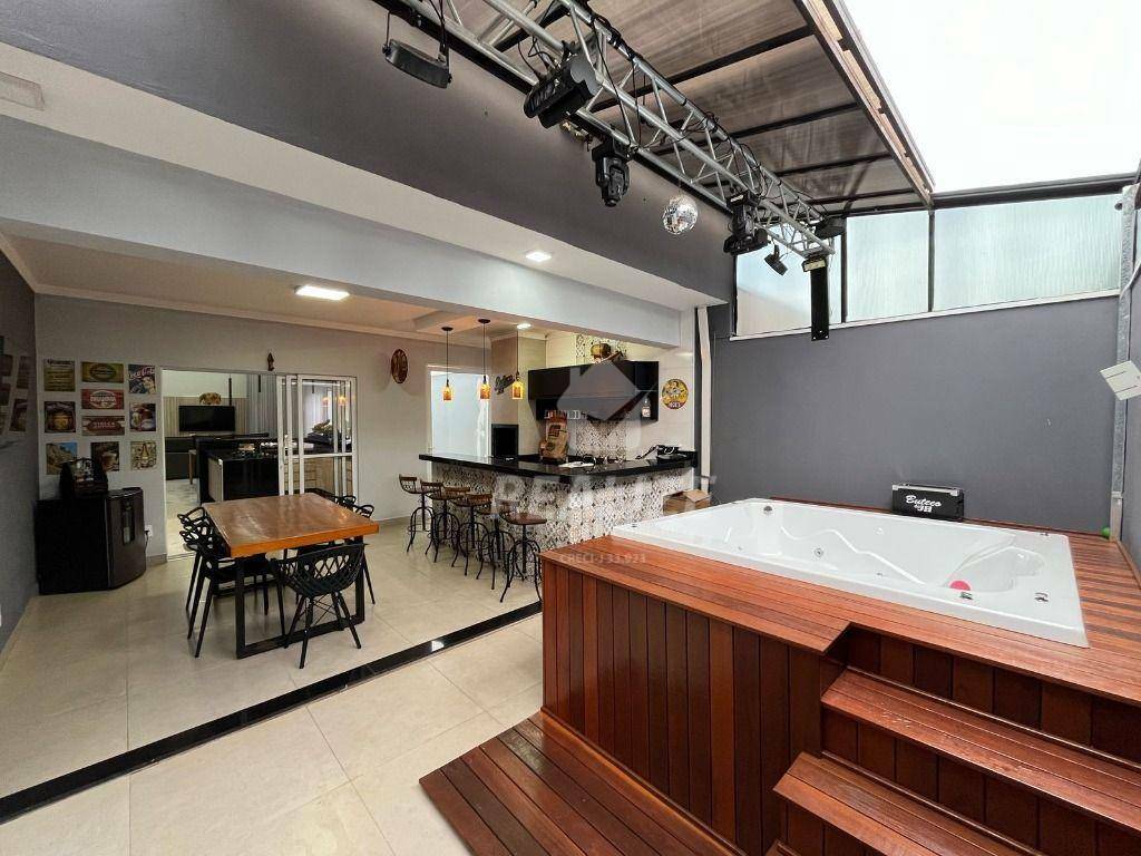 Casa à venda com 3 quartos, 210m² - Foto 21