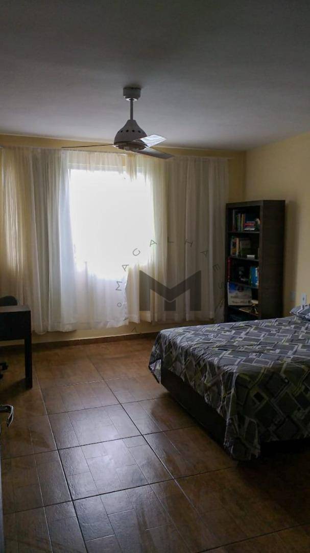 Casa à venda com 5 quartos, 180m² - Foto 17