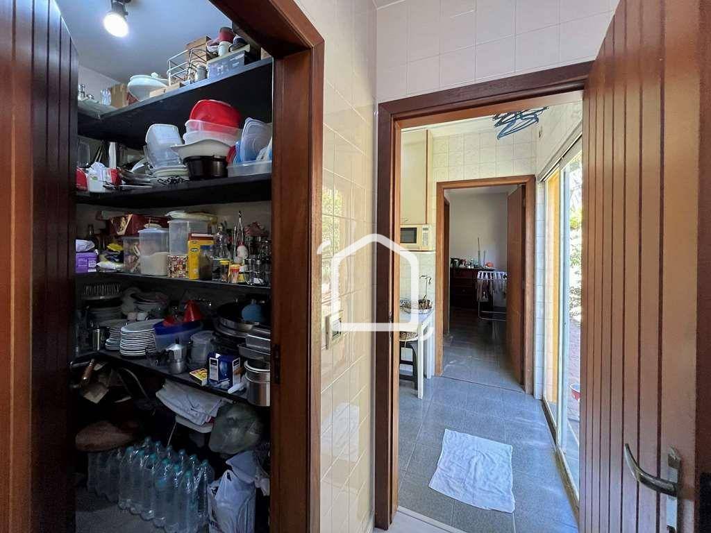 Casa de Condomínio à venda com 4 quartos, 350m² - Foto 48