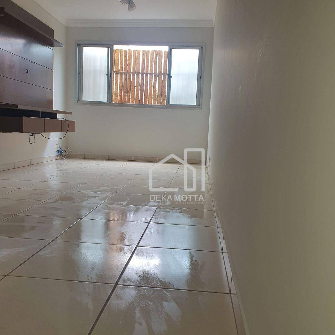 Apartamento à venda com 3 quartos, 61m² - Foto 2