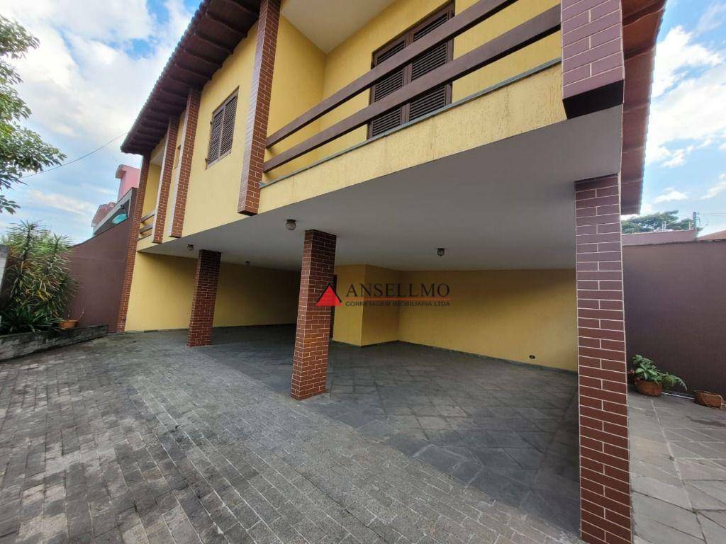 Casa à venda com 4 quartos, 267m² - Foto 1
