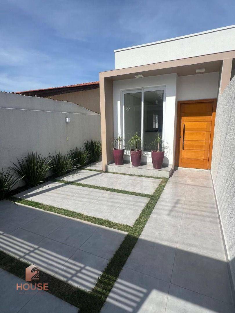 Casa à venda com 3 quartos, 100m² - Foto 1