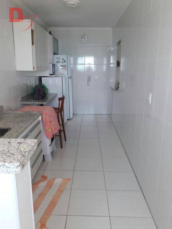 Apartamento à venda com 2 quartos, 82m² - Foto 12