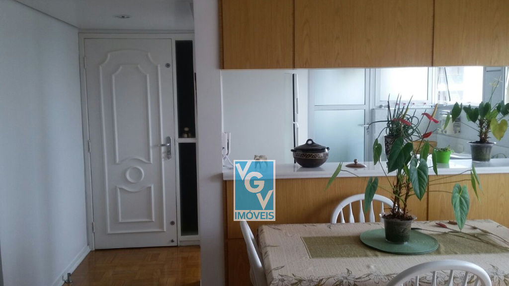 Apartamento à venda com 2 quartos, 70m² - Foto 12