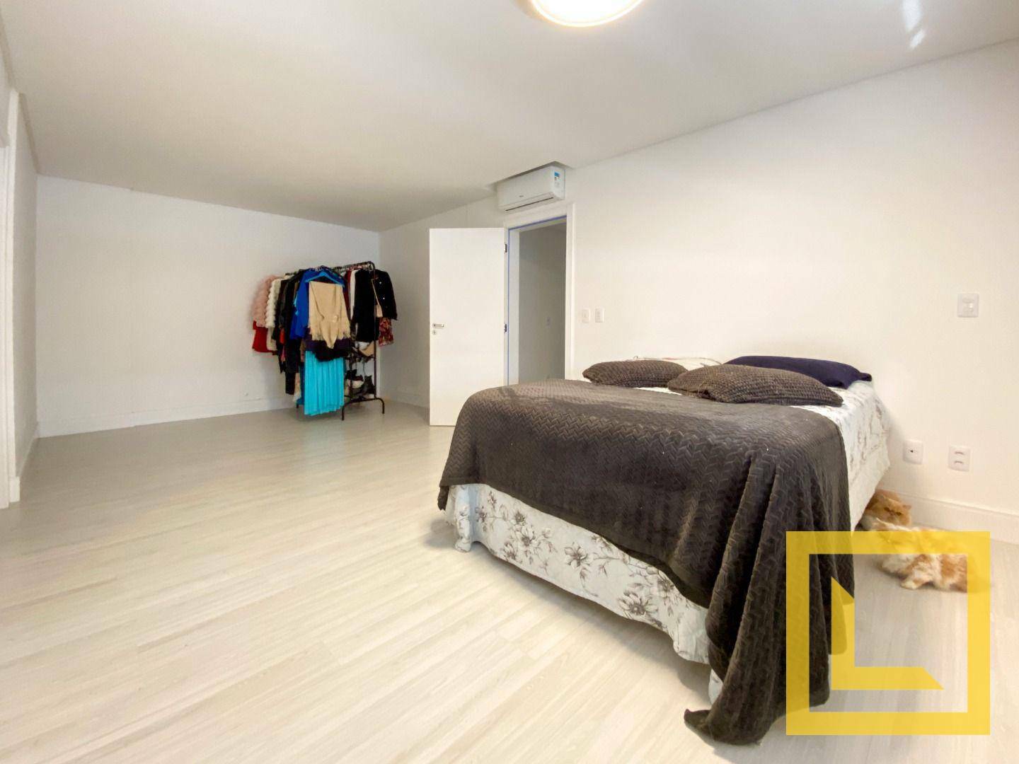 Apartamento à venda com 3 quartos, 193m² - Foto 15