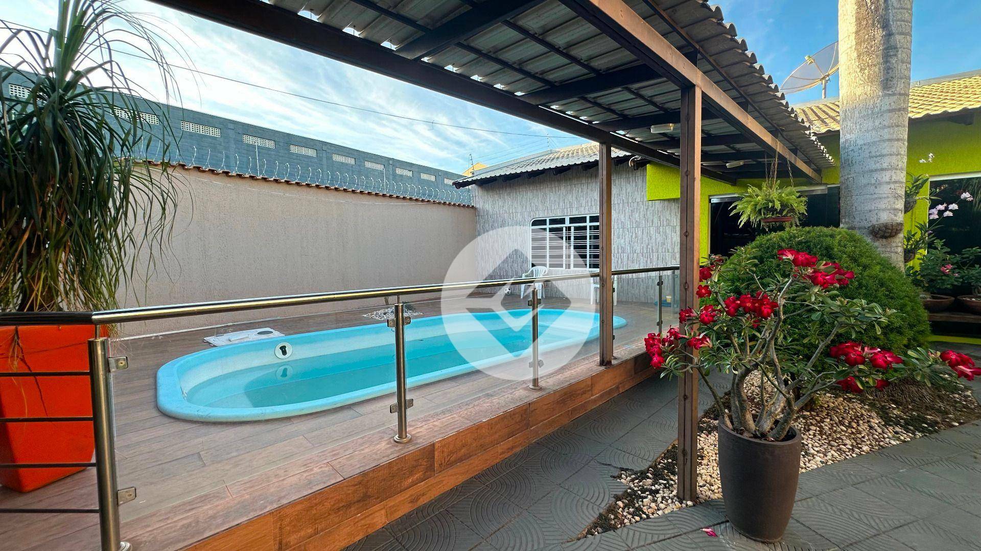 Casa à venda com 4 quartos, 335m² - Foto 1