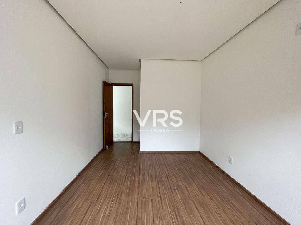 Casa à venda com 5 quartos, 216m² - Foto 8