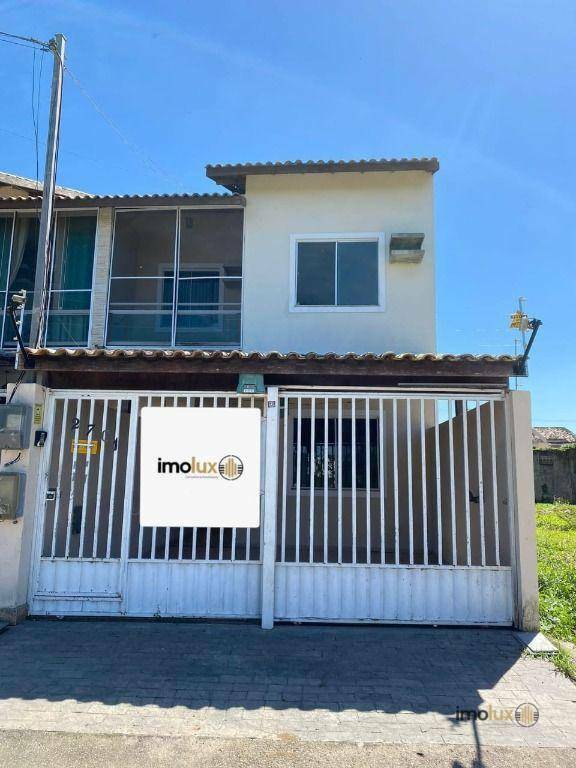 Casa à venda com 3 quartos, 109m² - Foto 1