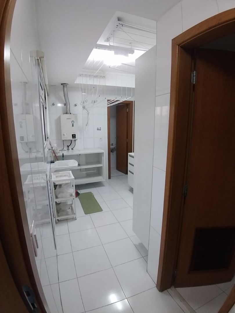 Apartamento à venda com 4 quartos, 245m² - Foto 19