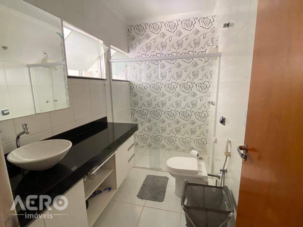 Casa à venda com 3 quartos, 258m² - Foto 25