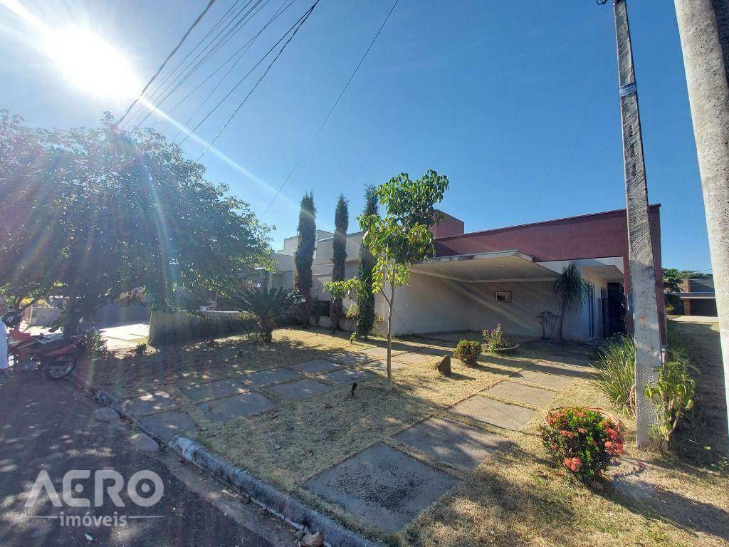 Casa de Condomínio à venda com 3 quartos, 210m² - Foto 3