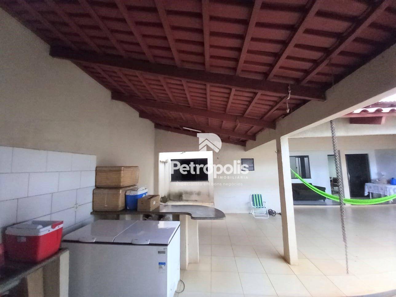 Casa à venda com 3 quartos, 200m² - Foto 4