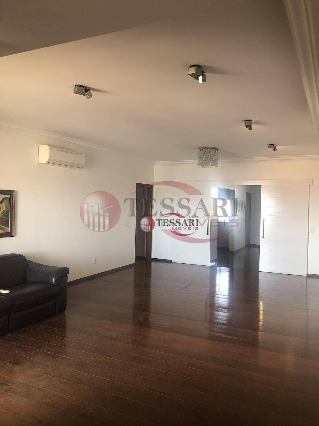 Apartamento à venda com 3 quartos, 200m² - Foto 2