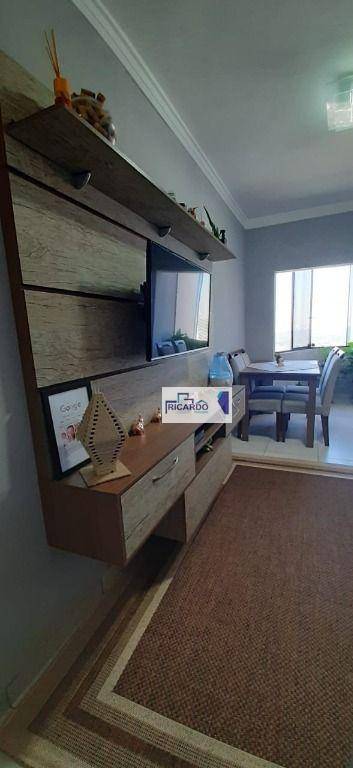 Apartamento à venda com 2 quartos, 58m² - Foto 2