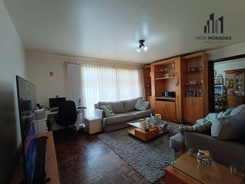 Casa à venda com 4 quartos, 300m² - Foto 1