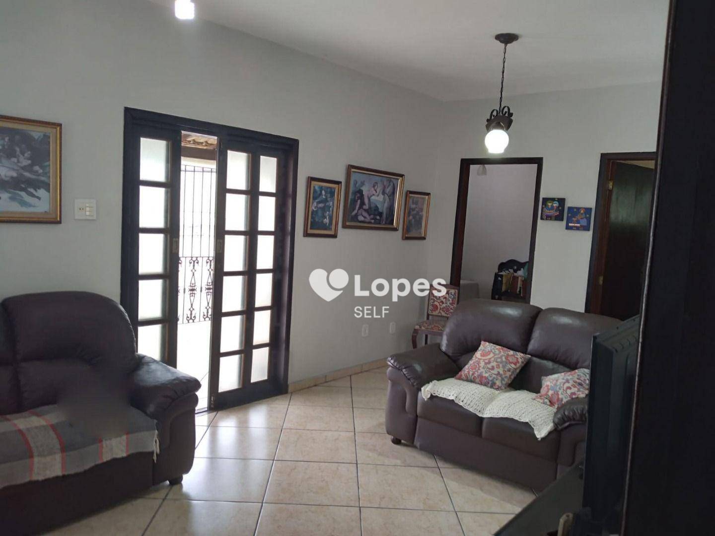 Casa à venda com 3 quartos, 193m² - Foto 4