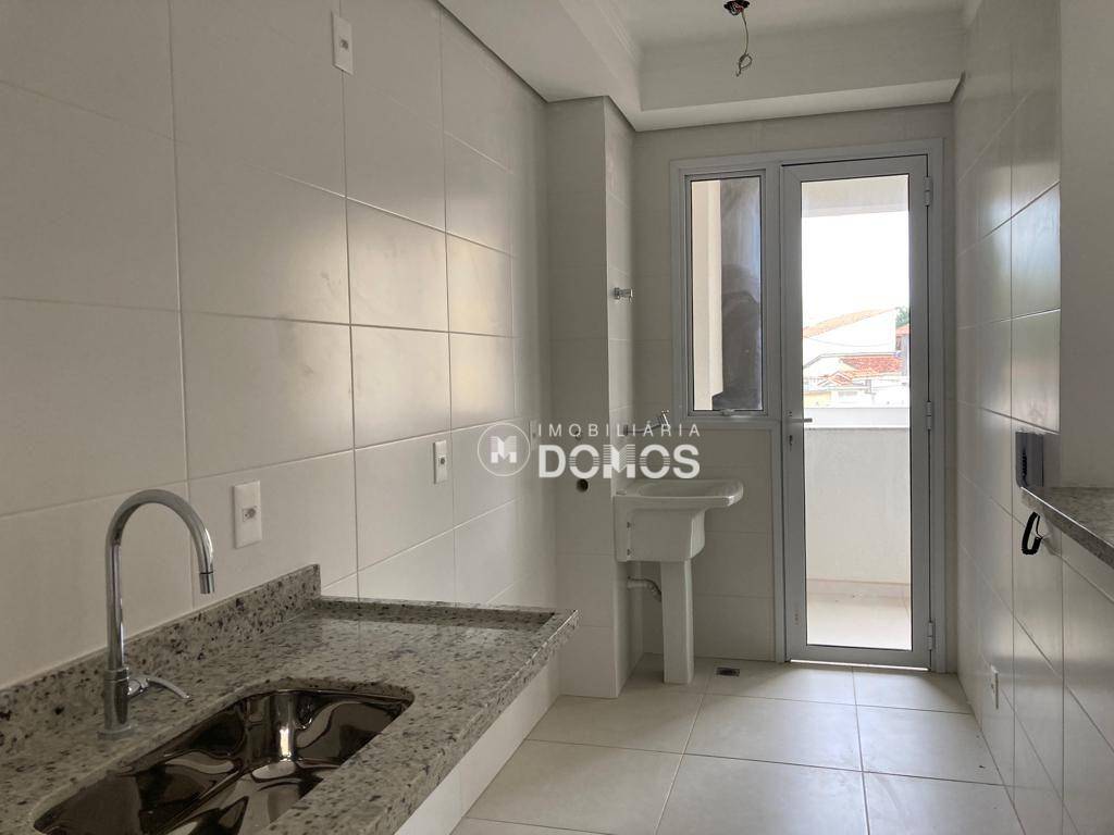 Apartamento à venda com 2 quartos, 77m² - Foto 4