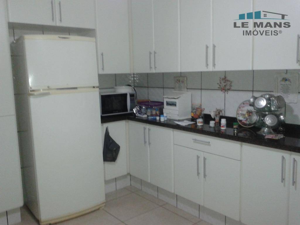 Chácara à venda com 4 quartos, 350m² - Foto 9