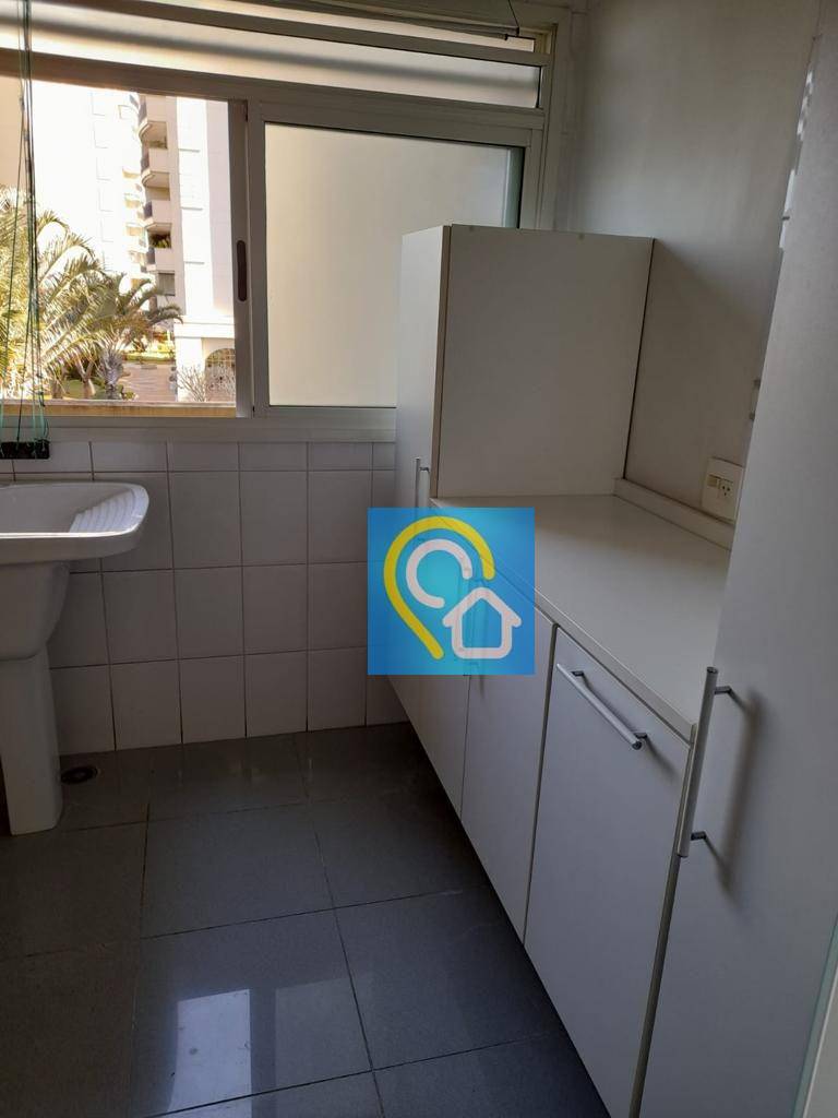 Apartamento para alugar com 3 quartos, 139m² - Foto 12