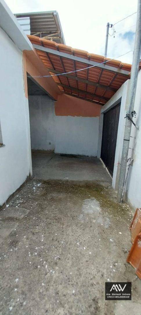 Casa à venda com 4 quartos, 300m² - Foto 2