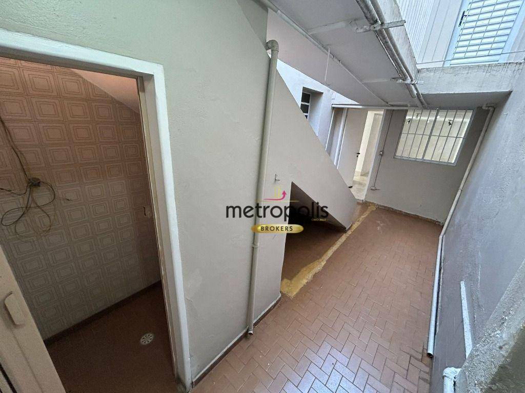 Casa para alugar com 2 quartos, 140m² - Foto 40