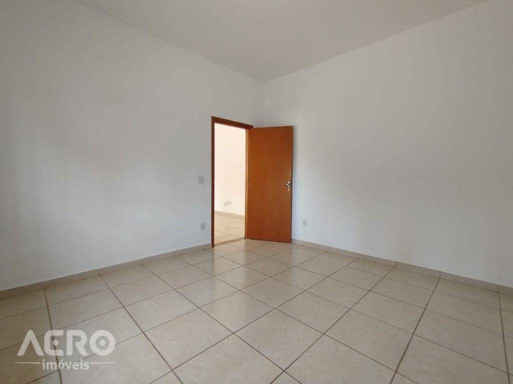 Casa para alugar com 3 quartos, 97m² - Foto 8