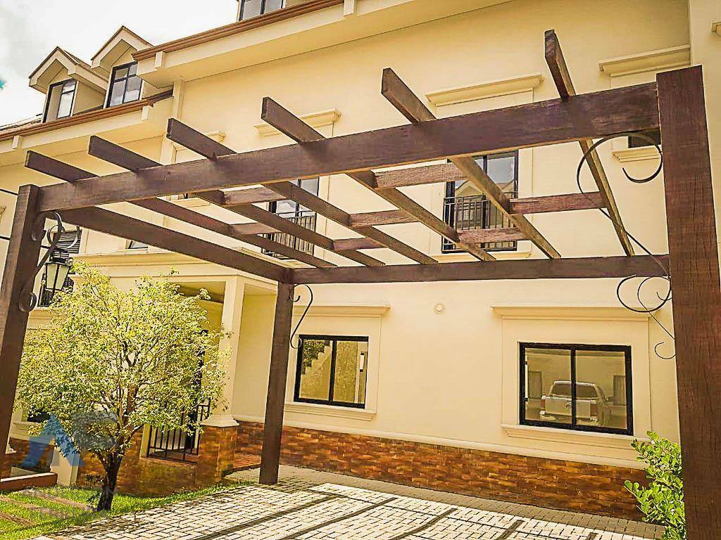 Casa à venda com 4 quartos, 250m² - Foto 3