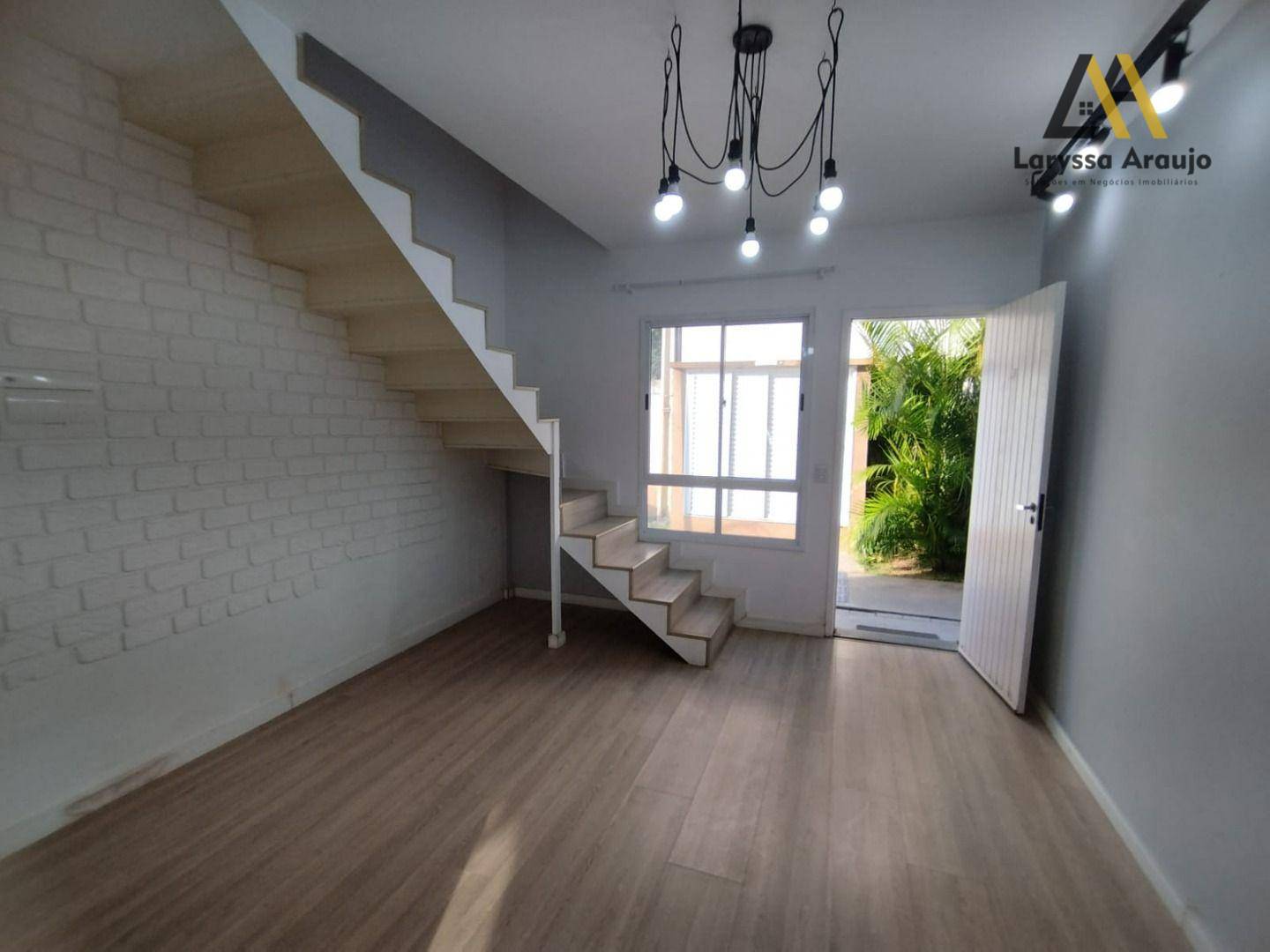 Casa à venda e aluguel com 2 quartos, 50m² - Foto 14