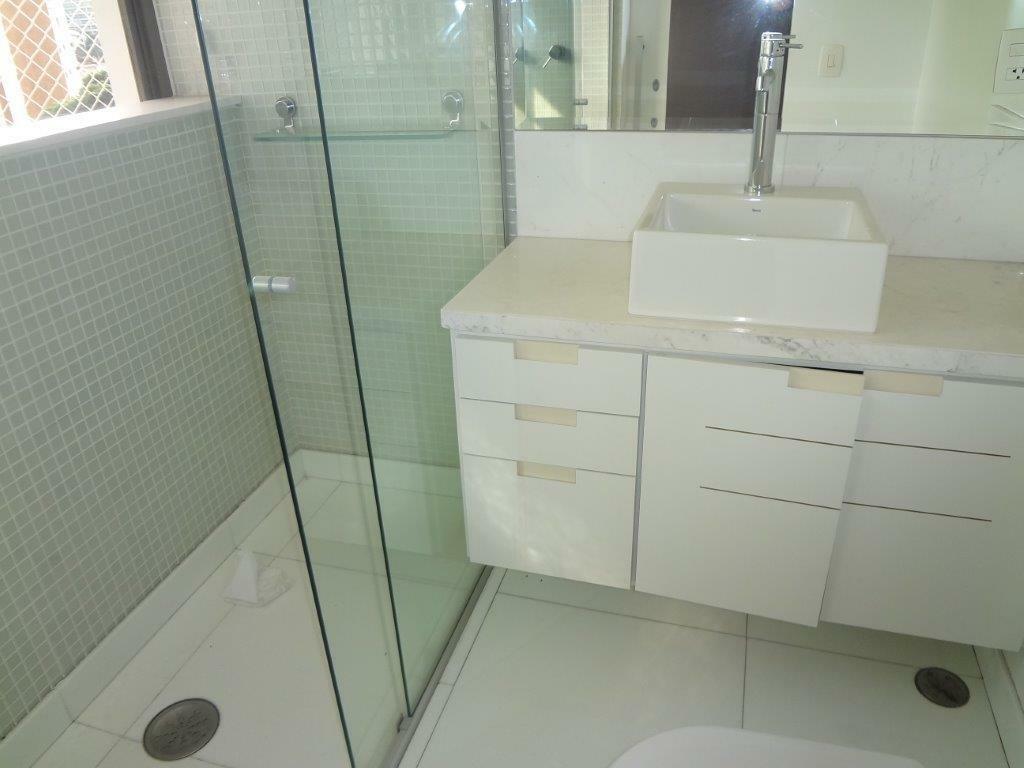 Apartamento para alugar com 3 quartos, 306m² - Foto 8