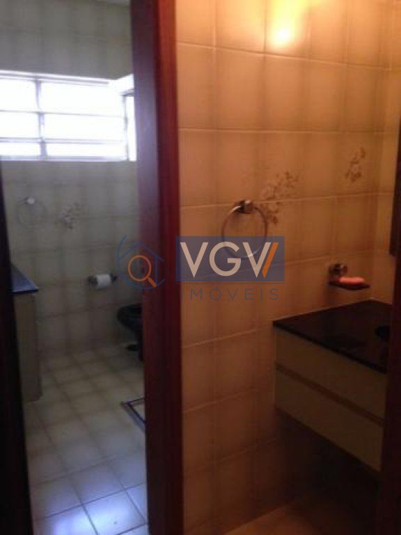 Casa à venda com 4 quartos, 300m² - Foto 7